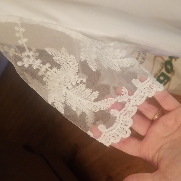 Scalloped Edge Lace Blouse XXL - Picture 3 of 6